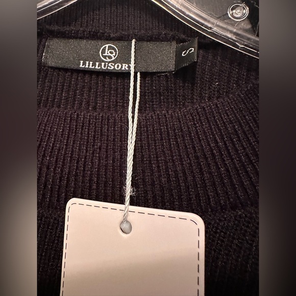 NWT Women’s Long Drop Sleeve Crew Neck Over Sized Sweater - Picture 3 of 5